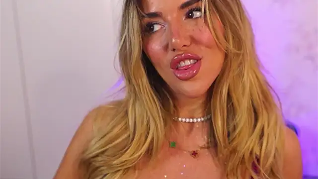 ClaraHazel online show from 9, 11, 2025