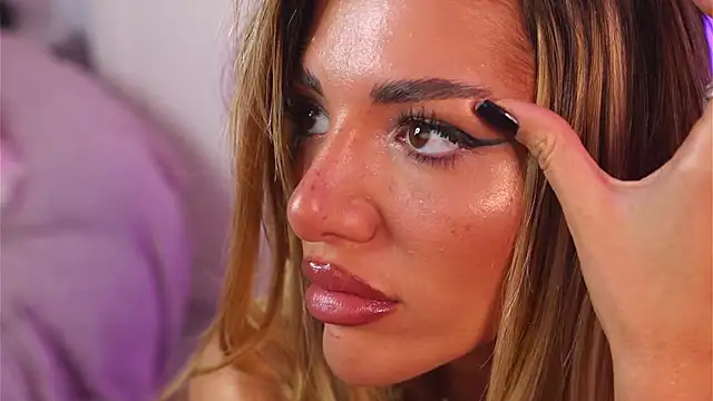 ClaraHazel online show from 14, 11, 2025