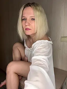 Snapshot of MrMrsRight chatting on 10, 2, 2025 MrMrsRight online show from 10, 2, 2025