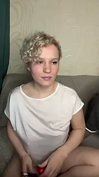 Snapshot of MrMrsRight chatting on 11, 3, 2025 MrMrsRight online show from 11, 3, 2025