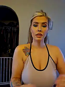 Snapshot of ellieconradxo chatting on 5, 12, 2024 ellieconradxo online show from 5, 12, 2024