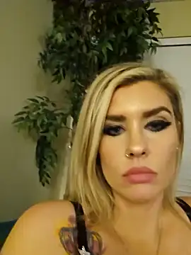 Snapshot of ellieconradxo chatting on 13, 12, 2024 ellieconradxo online show from 13, 12, 2024