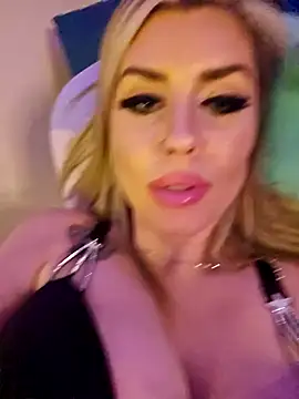 Snapshot of ellieconradxo chatting on 25, 1, 2025 ellieconradxo online show from 25, 1, 2025