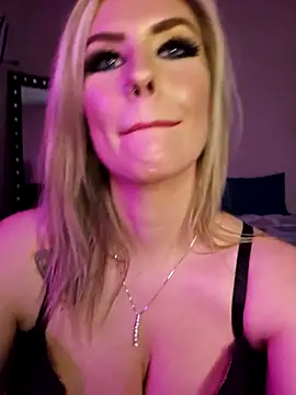 Snapshot of ellieconradxo chatting on 8, 2, 2025 ellieconradxo online show from 8, 2, 2025