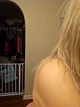 Snapshot of ellieconradxo chatting on 21, 2, 2025 ellieconradxo online show from 21, 2, 2025