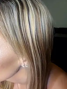 Snapshot of ellieconradxo chatting on 20, 9, 2025 ellieconradxo online show from 20, 9, 2025