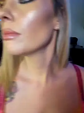 Snapshot of ellieconradxo chatting on 18, 11, 2025 ellieconradxo online show from 18, 11, 2025