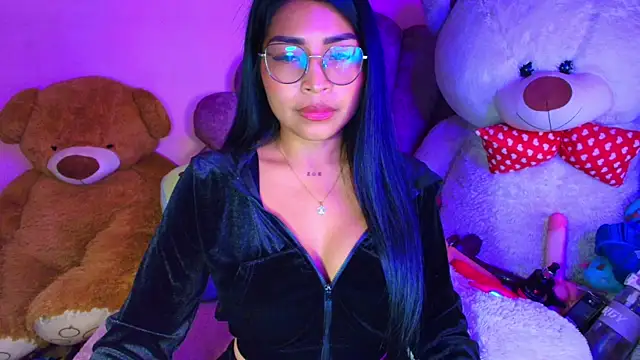 Pocahontascute 33 online show from 5, 6, 2026