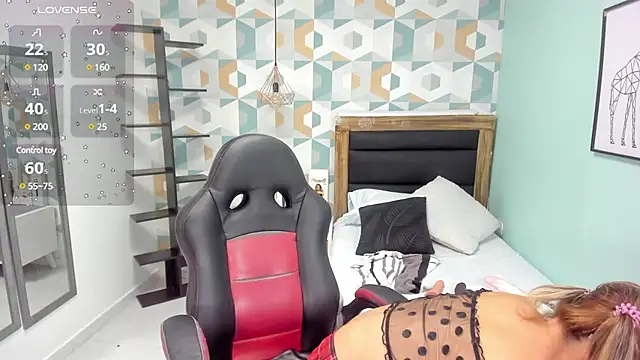 Snapshot of CATIAJONES chatting on 13, 2, 2025 CATIAJONES online show from 13, 2, 2025