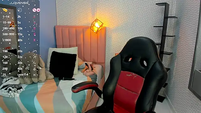 Snapshot of CATIAJONES chatting on 7, 11, 2025 CATIAJONES online show from 7, 11, 2025