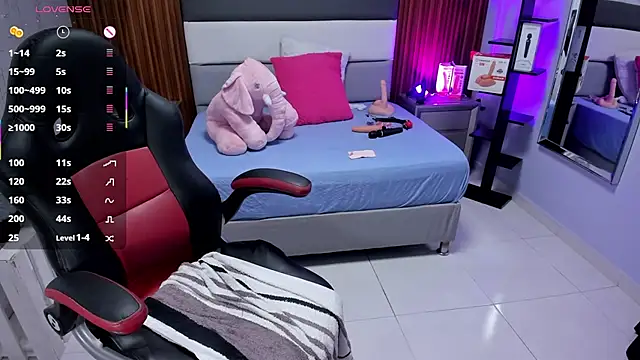 Snapshot of CATIAJONES chatting on 14, 11, 2025 CATIAJONES online show from 14, 11, 2025