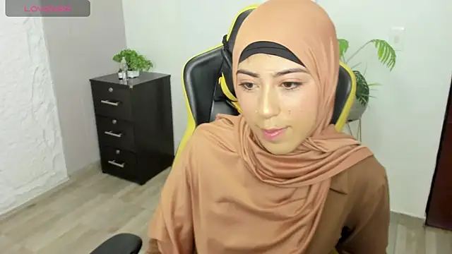 chaymae nah  online show from 11, 3, 2025