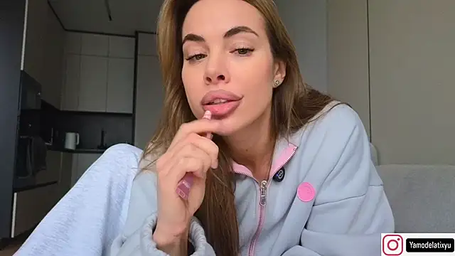 Snapshot of diffgirls2 chatting on 3, 12, 2025 diffgirls2 online show from 3, 12, 2025