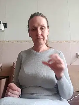 Evelina cute online show from 31, 3, 2026