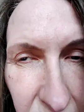 Evelina cute online show from 17, 4, 2026