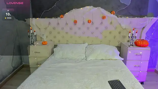 Snapshot of AmberGreyy_ chatting on 19, 10, 2025 AmberGreyy online show from 19, 10, 2025