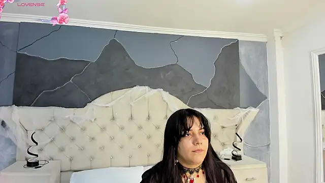 Snapshot of AmberGreyy_ chatting on 21, 10, 2025 AmberGreyy online show from 21, 10, 2025