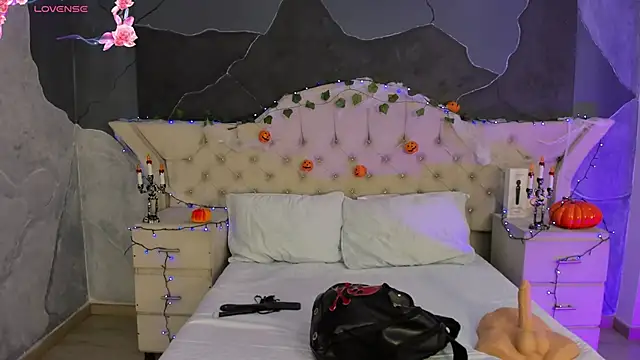 Snapshot of AmberGreyy_ chatting on 23, 10, 2025 AmberGreyy online show from 23, 10, 2025