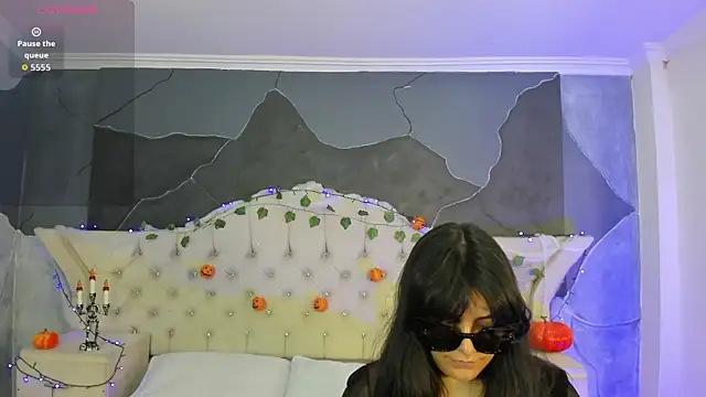 Snapshot of AmberGreyy_ chatting on 29, 10, 2025 AmberGreyy online show from 29, 10, 2025