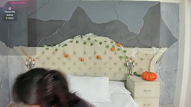 Snapshot of AmberGreyy_ chatting on 31, 10, 2025 AmberGreyy online show from 31, 10, 2025