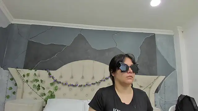 Snapshot of AmberGreyy_ chatting on 2, 11, 2025 AmberGreyy online show from 2, 11, 2025