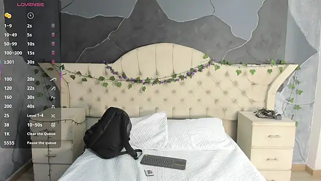 Snapshot of AmberGreyy_ chatting on 23, 11, 2025 AmberGreyy online show from 23, 11, 2025