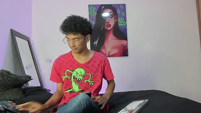 Snapshot of harrytwink18 chatting on 30, 1, 2025 harrytwink18 online show from 30, 1, 2025