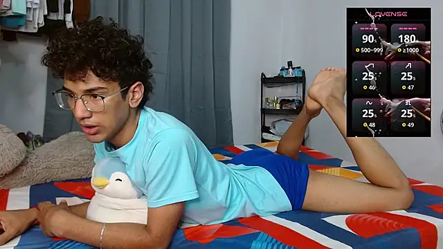 Snapshot of harrytwink18 chatting on 7, 2, 2026 harrytwink18 online show from 7, 2, 2026