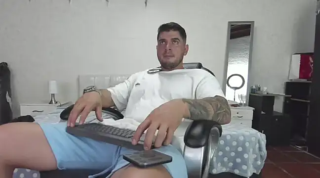 Teilor Creed online show from 19, 2, 2025