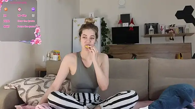 Girl alone home online show from 29, 1, 2025