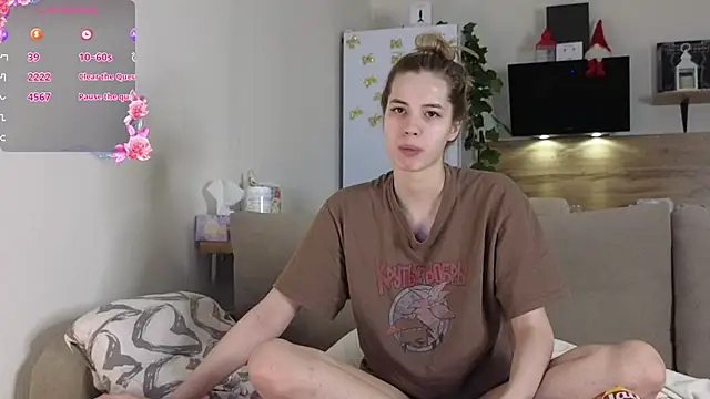 Girl alone home online show from 31, 1, 2025