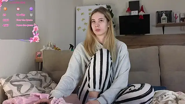 Girl alone home online show from 8, 2, 2025