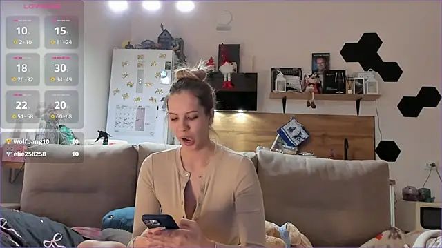 Girl alone home online show from 15, 1, 2026