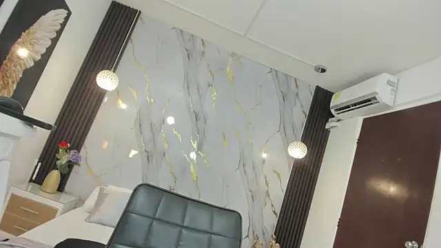 Snapshot of Tiff_Valentine chatting on 1, 2, 2025 Tiff Valentine online show from 1, 2, 2025