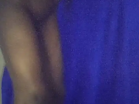 Snapshot of sweet_love00 chatting on 17, 11, 2025 sweet love00 online show from 17, 11, 2025