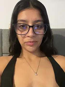 Snapshot of BrittanyDiaz chatting on 5, 5, 2026 BrittanyDiaz online show from 5, 5, 2026