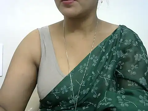 Snapshot of rashmika_reddy chatting on 24, 5, 2026 rashmika reddy online show from 24, 5, 2026