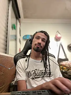 Snapshot of hotcamboy420 chatting on 28, 1, 2025 hotcamboy420 online show from 28, 1, 2025