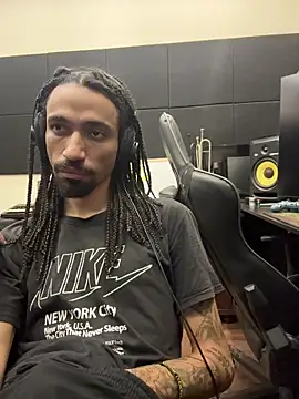 Snapshot of hotcamboy420 chatting on 13, 2, 2026 hotcamboy420 online show from 13, 2, 2026