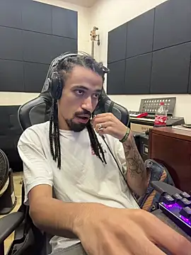 Snapshot of hotcamboy420 chatting on 1, 3, 2026 hotcamboy420 online show from 1, 3, 2026