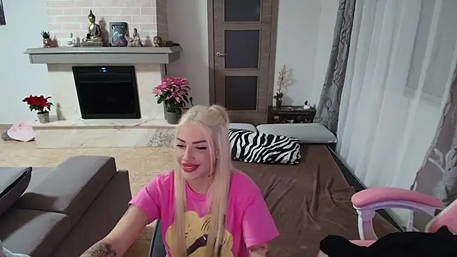 Snapshot of aradia_demon chatting on 24, 11, 2025 aradia demon online show from 24, 11, 2025