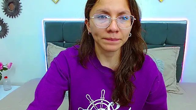 karlamorris  online show from 17, 2, 2025