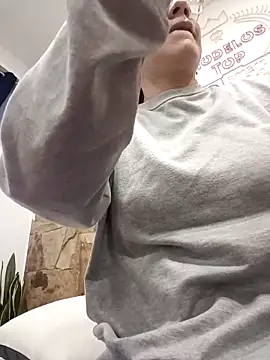 karlamorris  online show from 10, 10, 2025