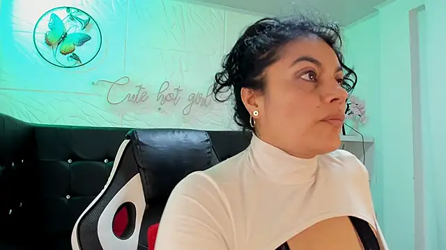 Snapshot of Lust_Mom41 chatting on 16, 12, 2024 Lust Mom41 online show from 16, 12, 2024