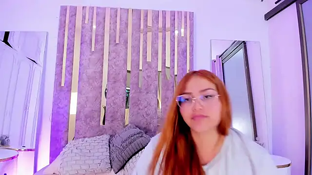 LeahxBarker online show from 18, 3, 2025