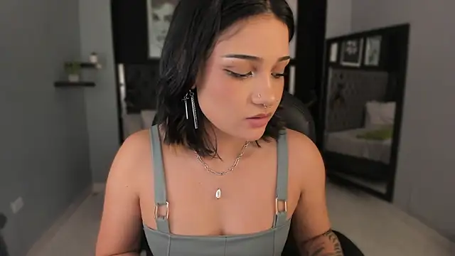 renee shelby  online show from 25, 3, 2026