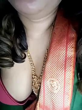 Snapshot of Leo_shreya_888 chatting on 4, 1, 2025 Leo shreya 888 online show from 4, 1, 2025