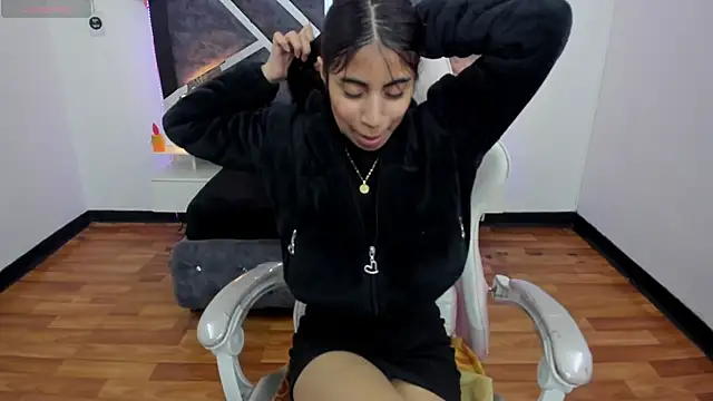 Snapshot of lunitaa18 chatting on 26, 2, 2025 lunitaa18 online show from 26, 2, 2025