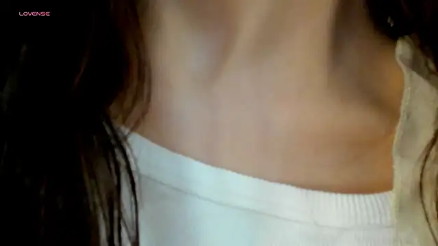 Snapshot of crystal_lilith chatting on 9, 7, 2026 crystal lilith online show from 9, 7, 2026