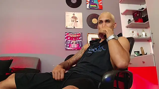 MagnusFrost online show from 11, 1, 2025